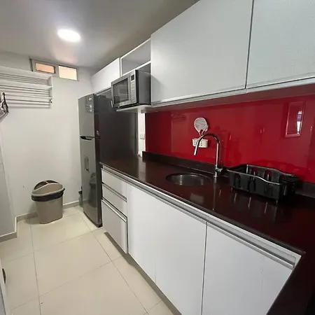 Cozy Beachfront Great Views & Pool Apartamento