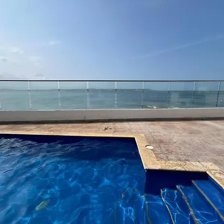 Cozy Beachfront Great Views & Pool