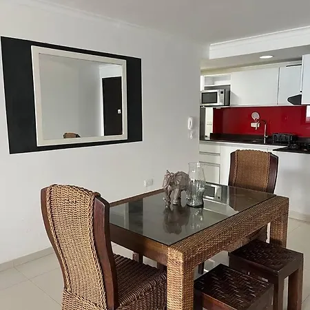Cozy Beachfront Great Views & Pool Apartamento