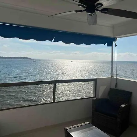 Cozy Beachfront Great Views & Pool Cartagena