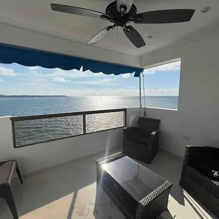 Cozy Beachfront Great Views & Pool * Cartagena