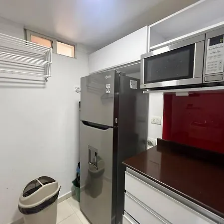 Cozy Beachfront Great Views & Pool Apartment *